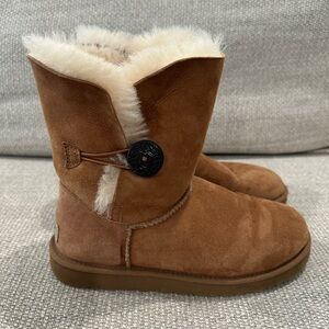Bailey Button Uggs Chestnut